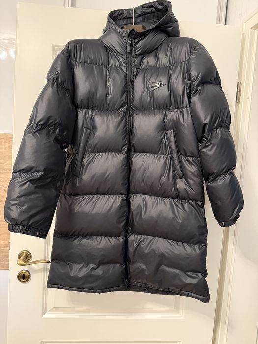 Vând geacă Nike Sportswear Heavyweight Synthetic Fill EasyOn, pentru copii, mărimea XL(158-170 cm)