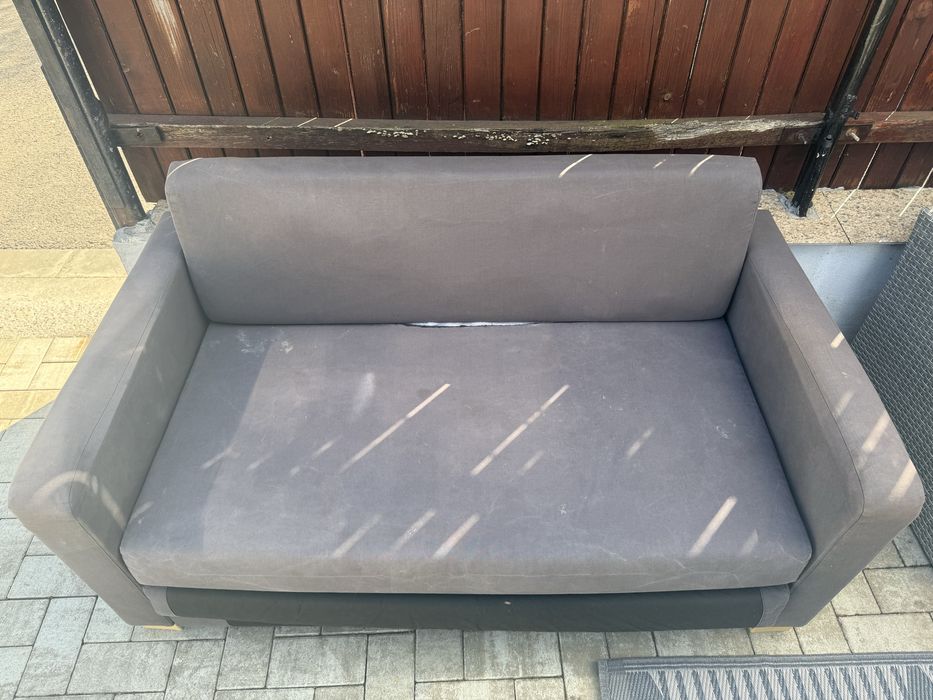 Canapea dimensiune mica, ideal terasa sau bucatarie