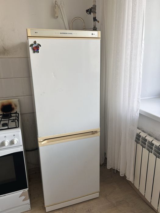 Продам холодильник