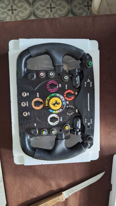 Комплект игрового руля Thrustmaster T300