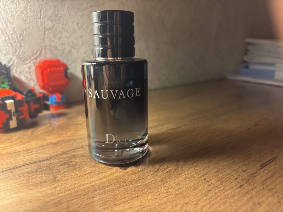 Burberry hero, dior sauvage, dsquared2 green wood
