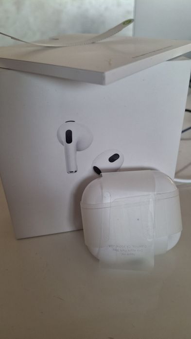 Airpods 3 в идеальном состоянии