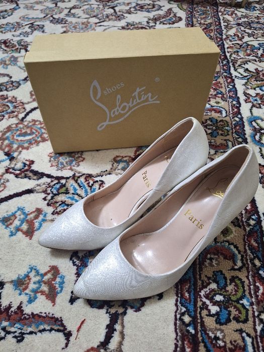 Туфли Лабутен 38 размер