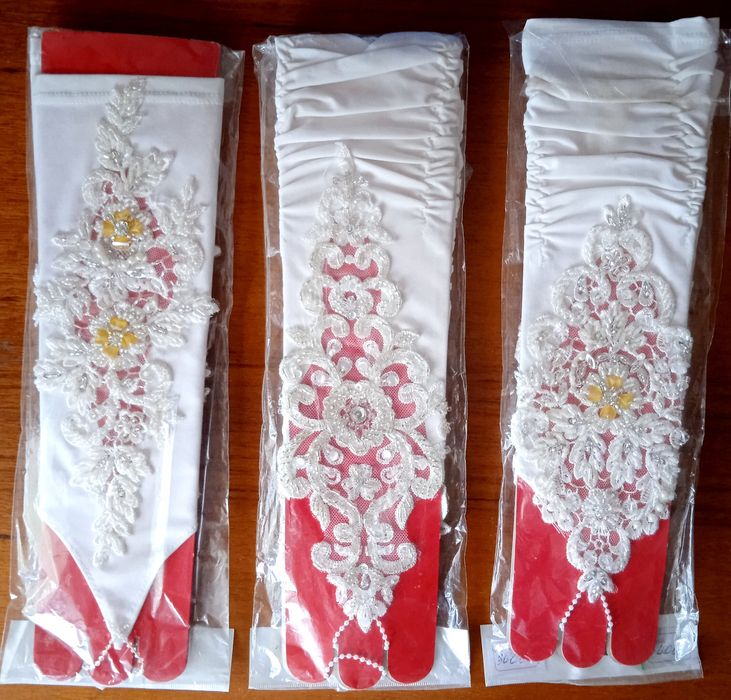 Свадебные перчатки и подушечки для колец