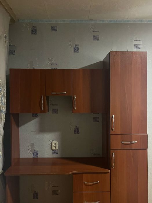 Продается столик со скафами для занятий уроков