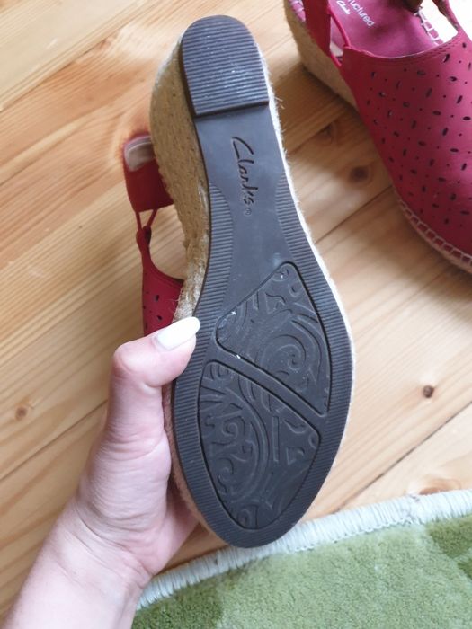 Летни сандали Clarks