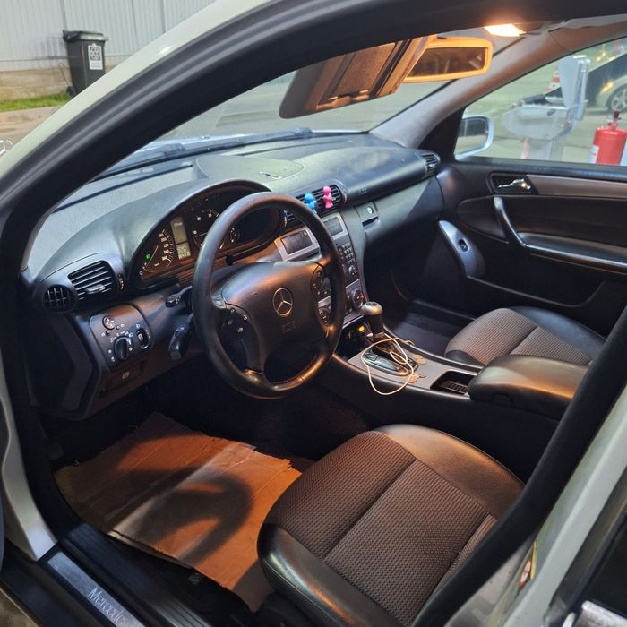 Mercedes w203 C220
