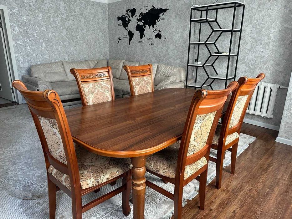 Стол для гостинной