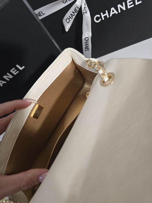 Налична чанта Chanel Flap Bag