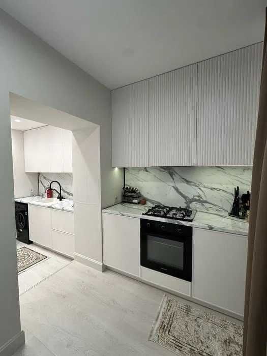 Срочно Сдаётся 2 ком шикарная квартира Напротив Метро Дружба 736!