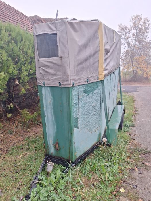 Vând remorcă animale
