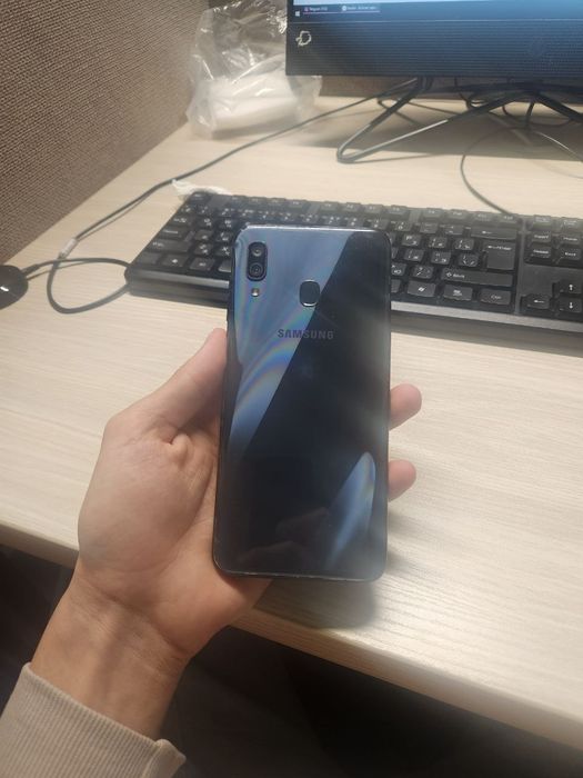 Samsung Galaxy A30