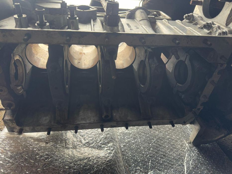 Блок двигателя 402