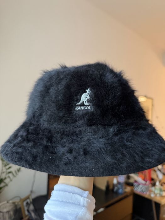 KANGOL – пухкава bucket шапка с ангора | обиколка 53 см