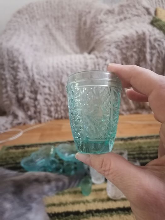 Посуда стеклянная. Рюмки, салатницы и кружечки.