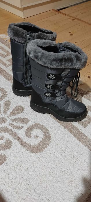 Чисто нови дамски апрески 36,5 размер с естествена вата