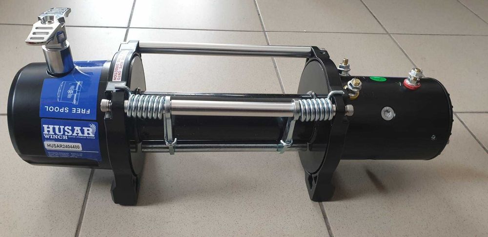 Troliu dezechipat HUSAR WINCH 13000 (trage 5897 kg) la 12V sau 24V