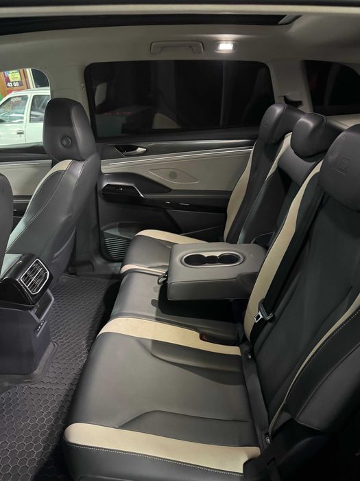 Sotiladi: Volkswagen ID.6 Pure+