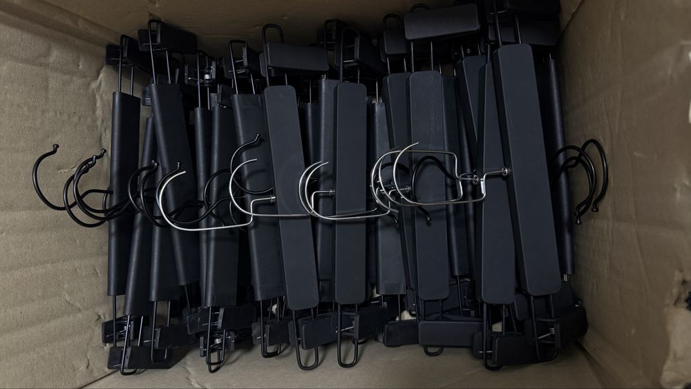 Продаютс вешалки, плечики