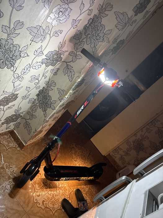 trotineta elrctrica aprilia esrz