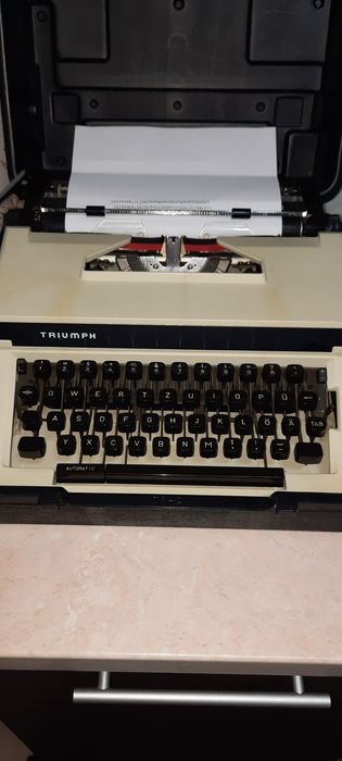 Mașină de scris Triumph