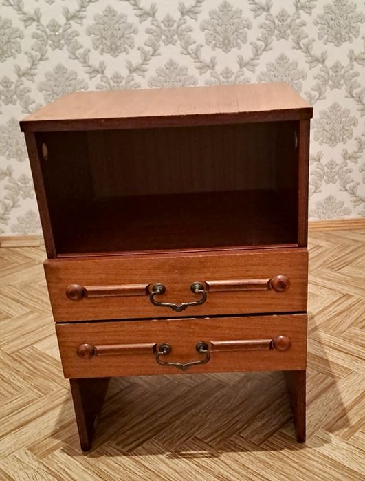 Две тумбочки советского типа