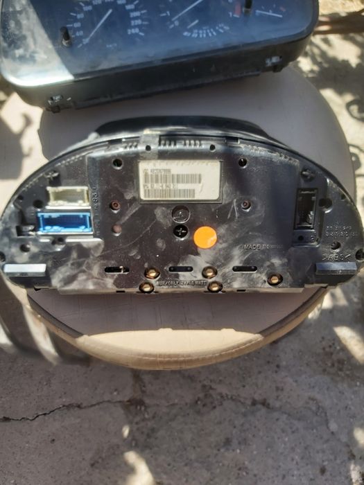 Приборные щитки б/у оригинал