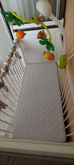 Vând pătuț cu sertar