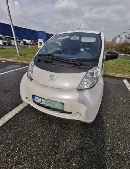 PEUGEOT iON
