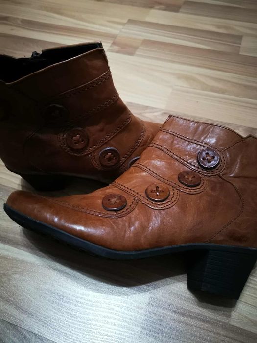 Ghete Gabor din piele