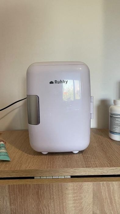 Mini Frigider Cosmetice