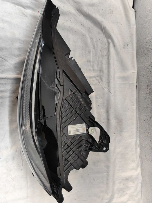 Оригинални  фарове  Волво XC60  Volvo XC60  Led MID