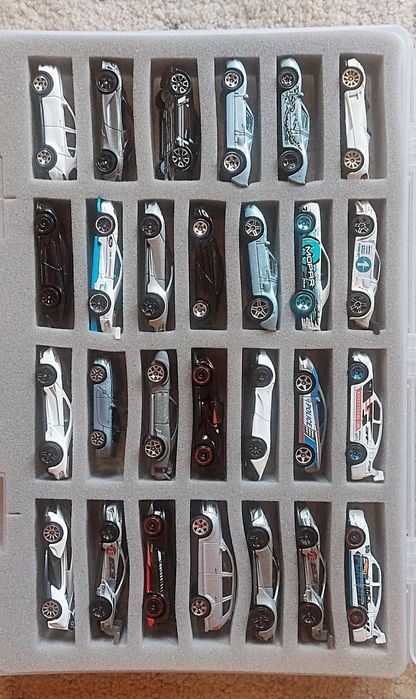 HOTWHEELS / Продавам 20% Намаление