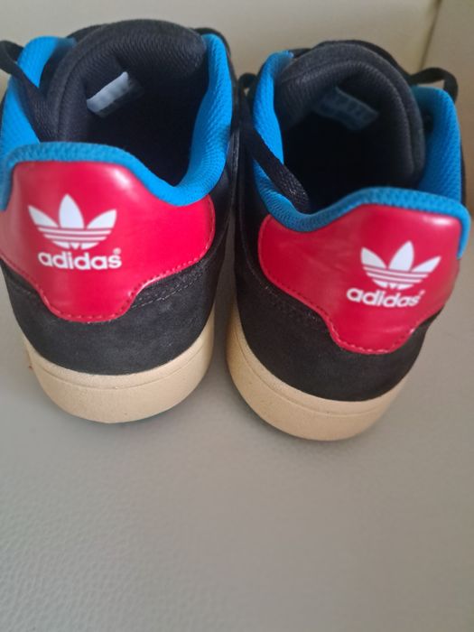 Pantofi sport Adidas din piele