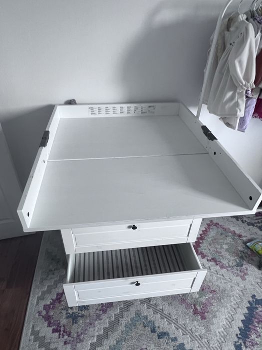 Masa de infasat / comoda alba IKEA (SUNDVIK) cu saltea
