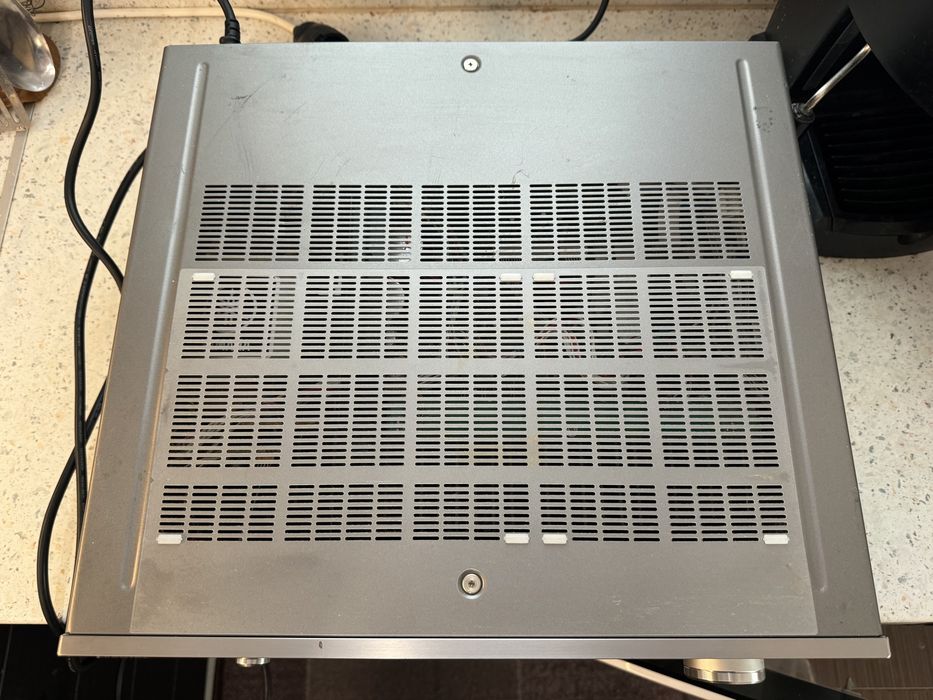 Yamaha RX-V3800 качествен ресивър