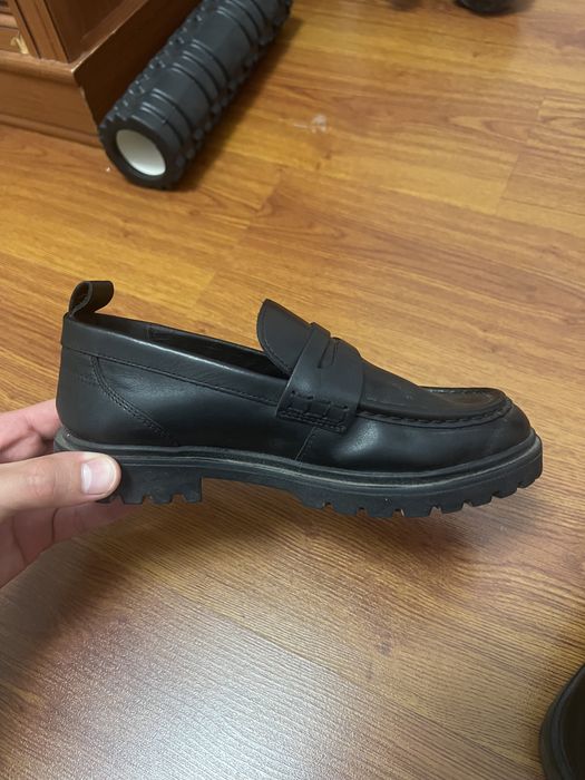 продам школьный туфли детский