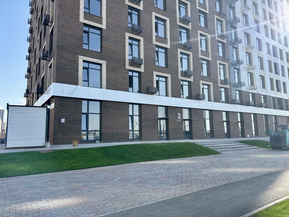 Продам помещение на первой линии проезжей улицы