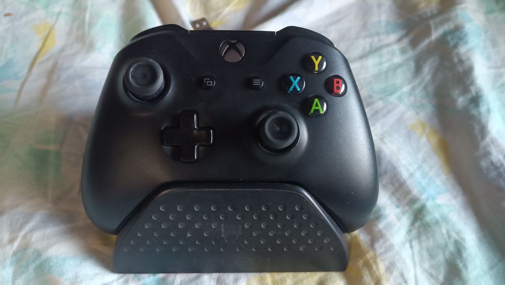 Controller gamepad maneta  Xbox One cu dock incarcare si acumulator
