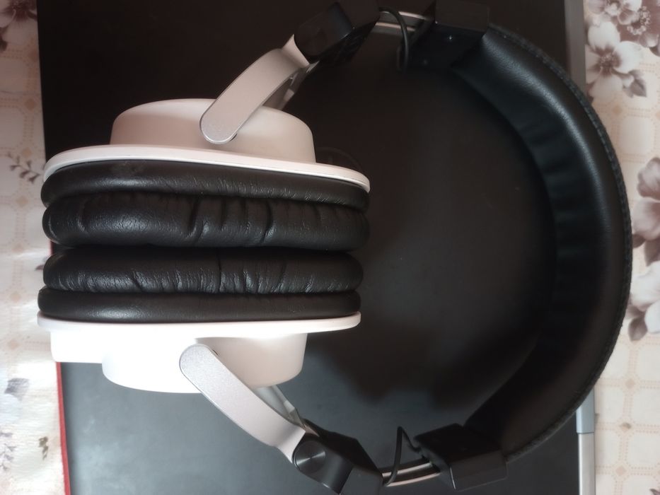 Căști profesionale over ear Yamaha HPH-MT5, alb