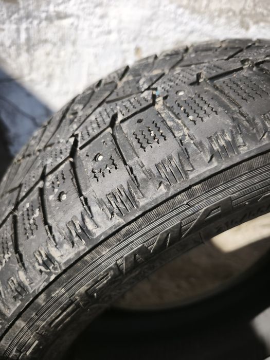 Продается шины зимние торг будет