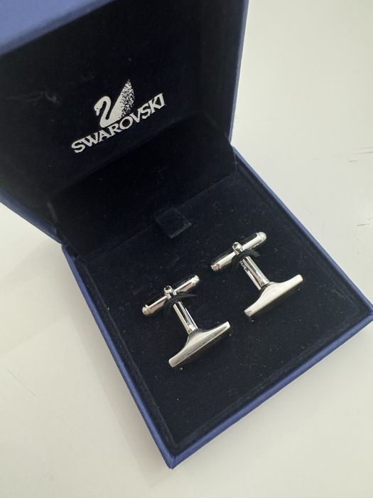 Продам запонки Swarovski