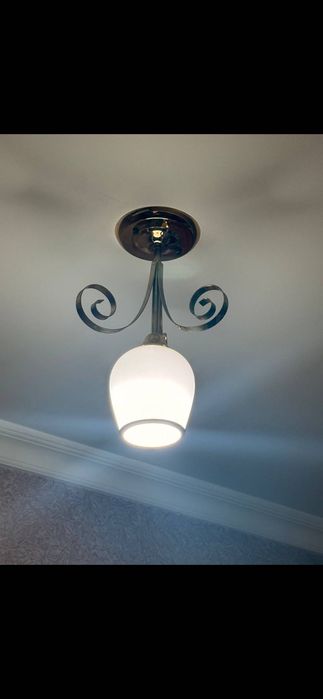 Lustra ikkita plafonliy