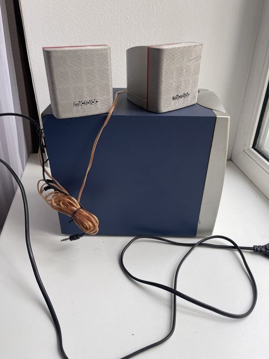 Сабвуфер с динамиками.