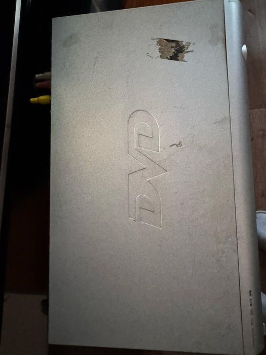 Видеомагнитофон и DVD плеер по 10000