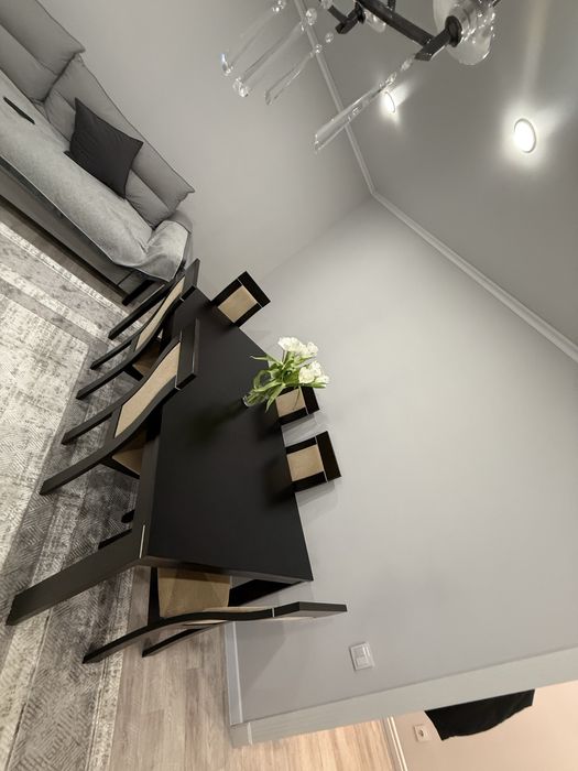 Продам стол и стулья