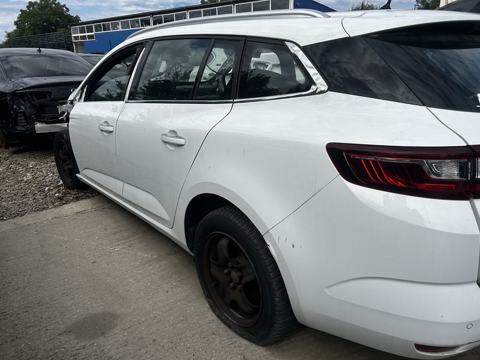 Aripă stânga spate Renault Megane 4 break