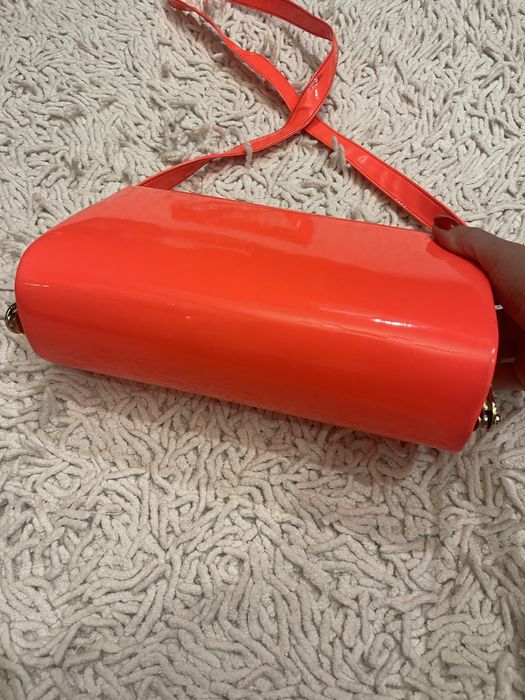 Сумочка новая. Лежала в гардеробе.