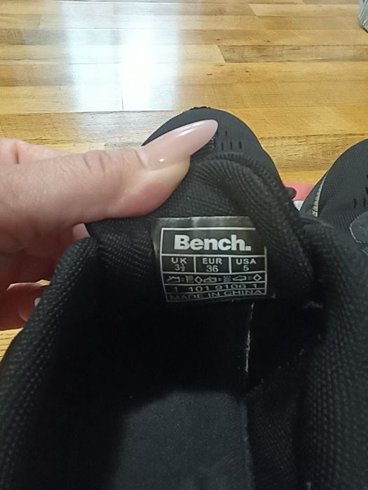 Adidași pentru fete in stare buna