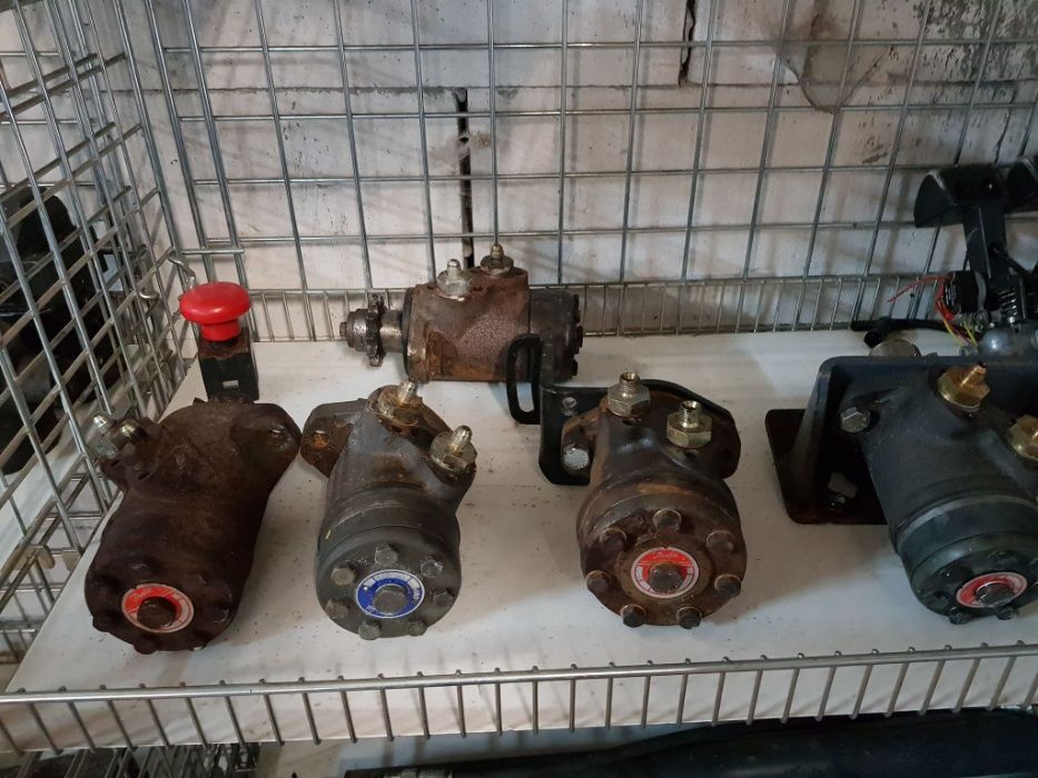 Hidromotoare/motoare hidraulice Stanga-Dreapta